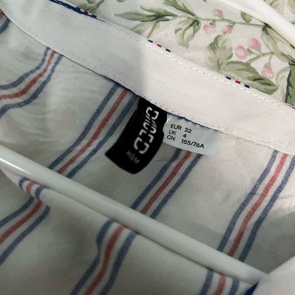 H&M White Striped Blouse w Front Knot - Picture 3 of 3